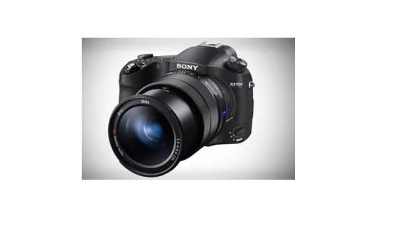 Sony presenta la fotocamera RX10 IV: la superzoom veloce e versatile