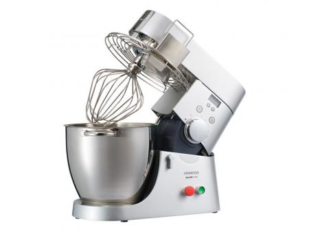 Kenwood Chef Major Titanium KMP05 - Planetaria Professionale Kenwood con motore monofase da 1500 W. Comandi a bassa tensione e griglia di protezione, asportabile, in acciaio inox. Struttura in metallo pressofuso e finitura in acciaio spazzolato. Vasca in acciaio inox da 6,7 l, con manici.