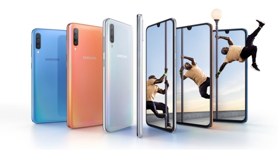 Samsung Galaxy A70 con batteria da 4500 mAh e display Infinity-U